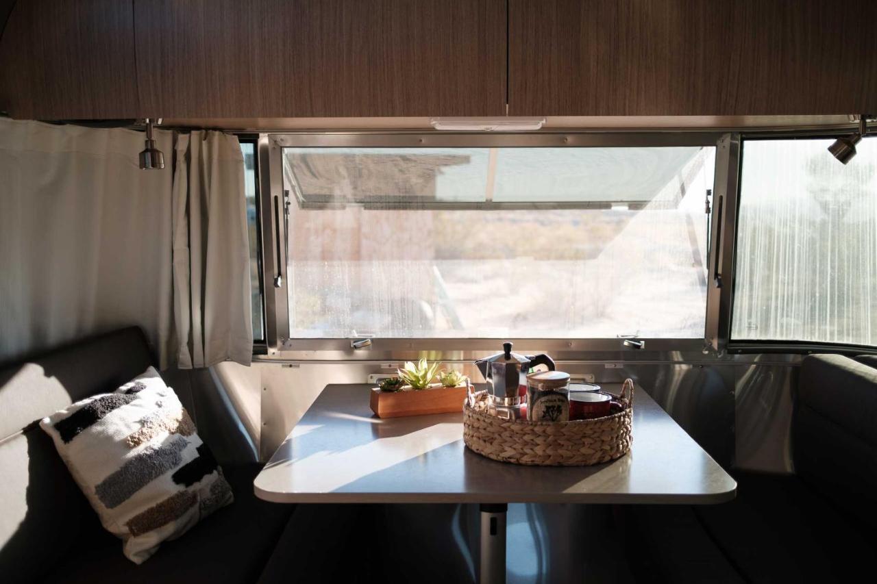 @ Marbella Lane - Joshua Tree Remote Airstream Stargazing Glamping! Hotel Exterior photo