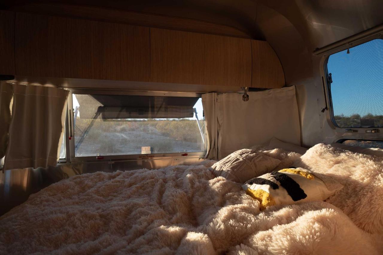 @ Marbella Lane - Joshua Tree Remote Airstream Stargazing Glamping! Hotel Exterior photo