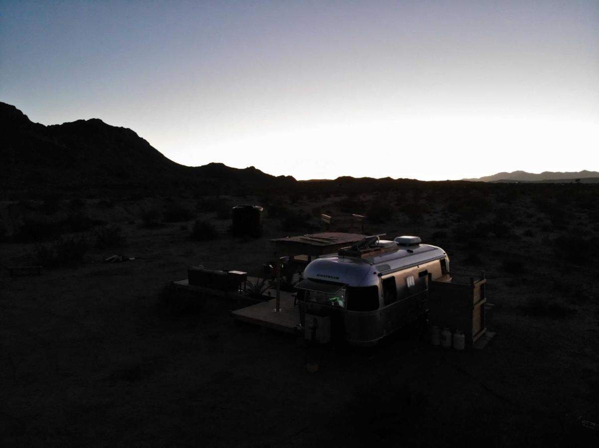 @ Marbella Lane - Joshua Tree Remote Airstream Stargazing Glamping! Hotel Exterior photo