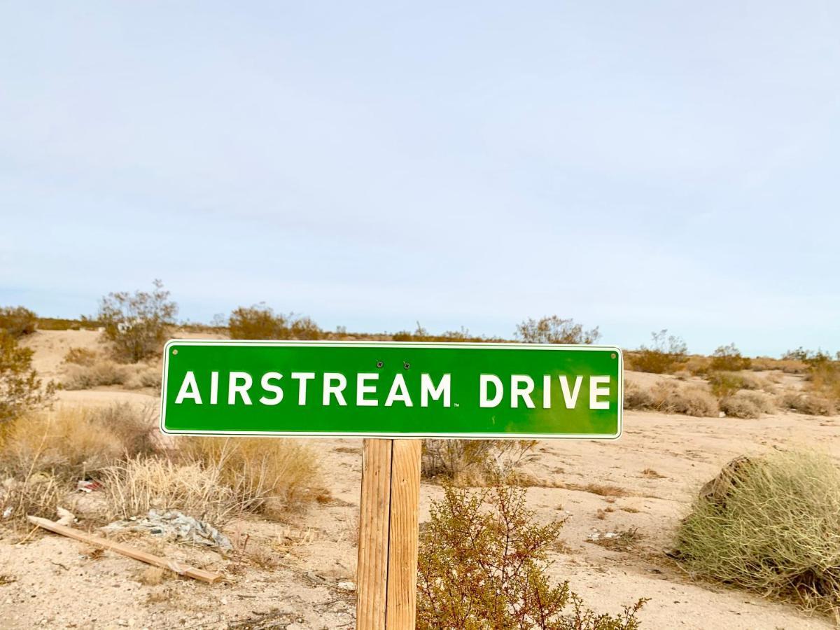 @ Marbella Lane - Joshua Tree Remote Airstream Stargazing Glamping! Hotel Exterior photo